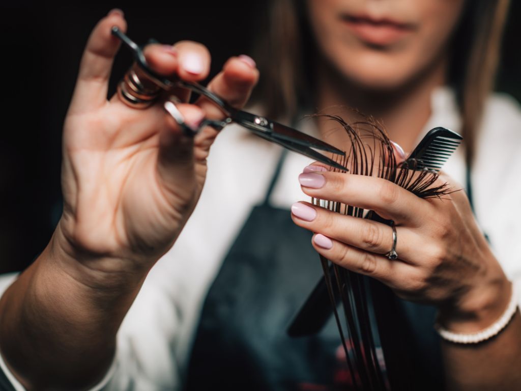 A Guide to Tipping at the Hair Salon